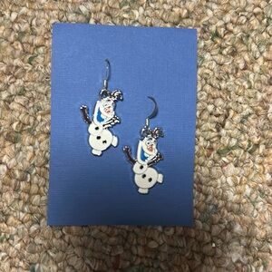 Olaf earrings and key chain